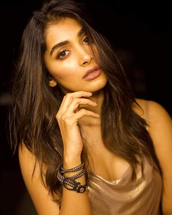 Pooja Hegde Latest Pics