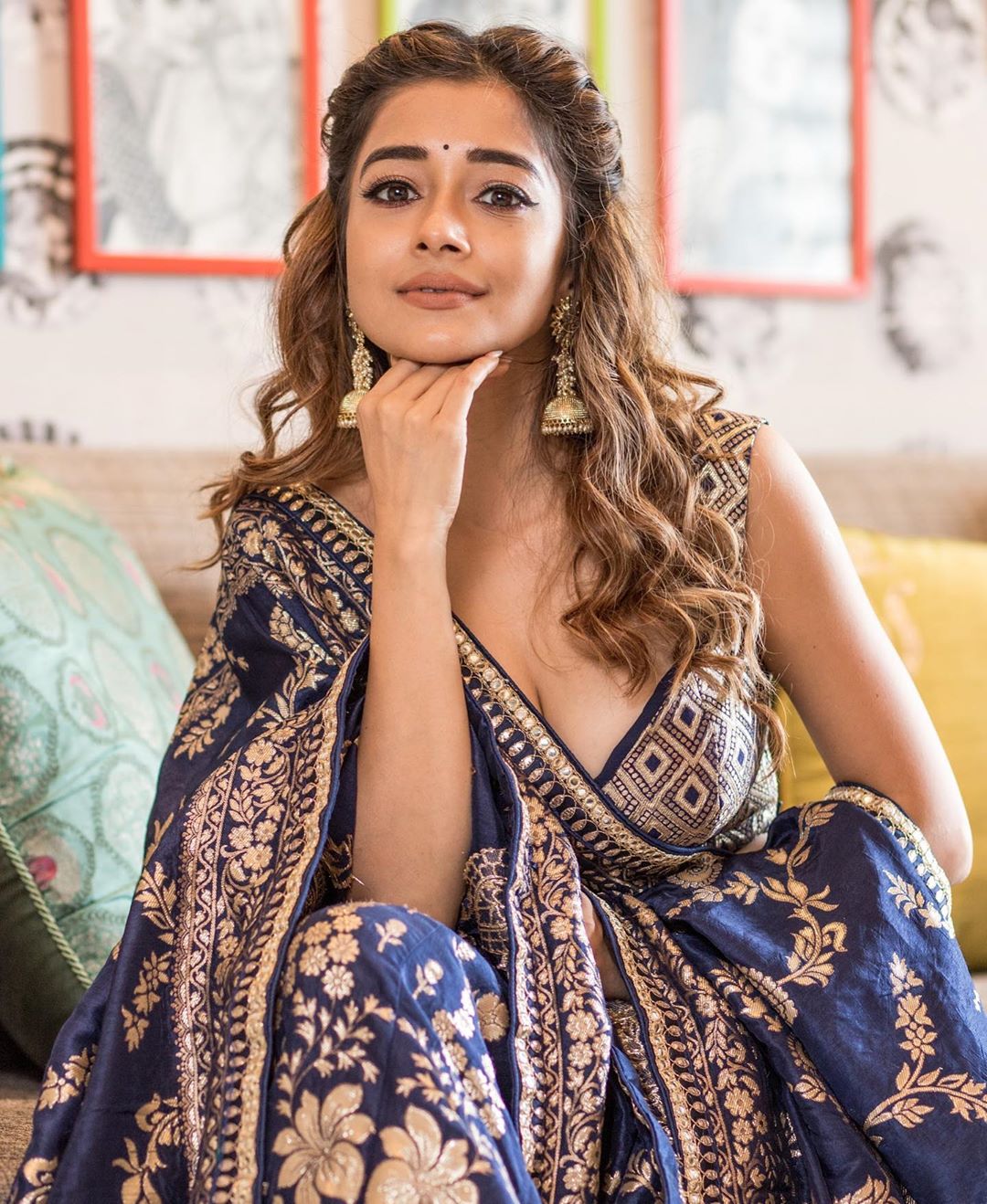 ActressTina Dutta Half Saree Photos