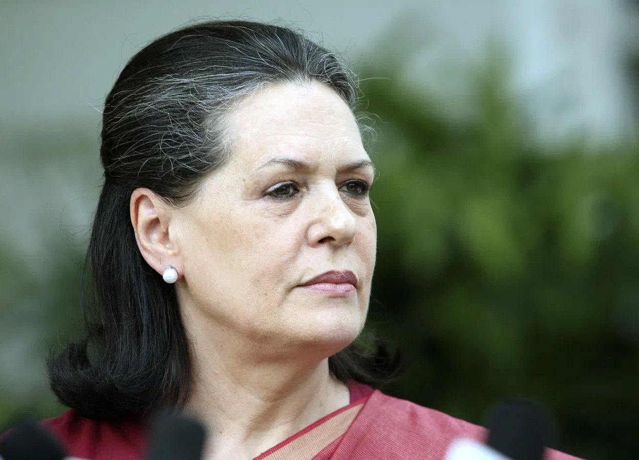 Sonia Gandhi fires on congress senior leaders