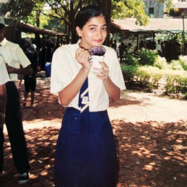 Samantha Pooja Hegde Sai Pallavi Childhood Pics Goes Viral