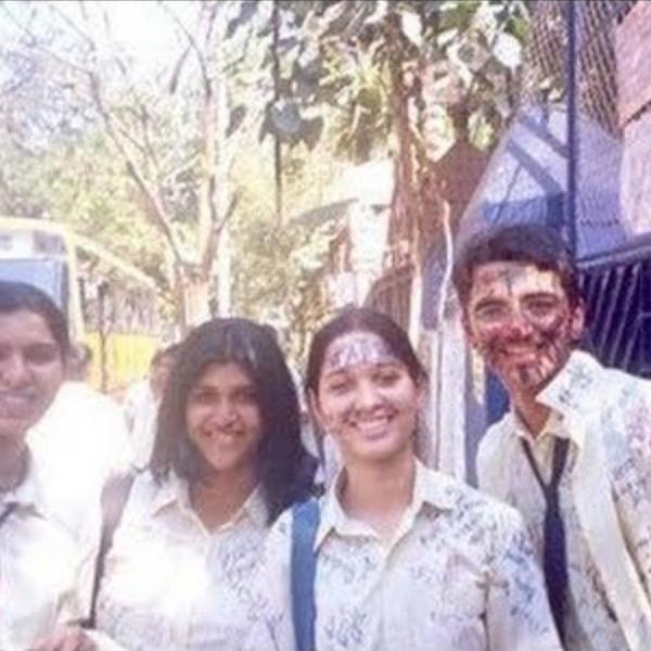 Samantha Pooja Hegde Sai Pallavi Childhood Pics Goes Viral