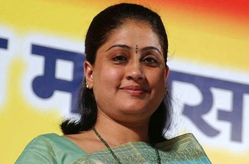 Congress leader Vijayashanti to contest in Dubbaka by-election from Congress party