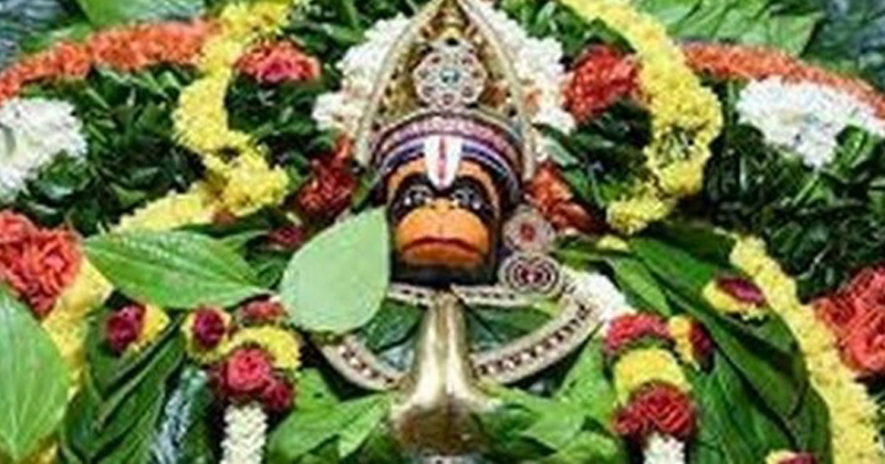 Do hanuman pooja in these month and this day