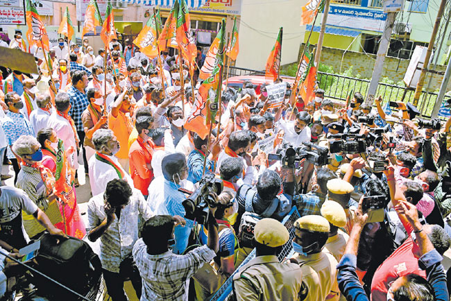 bjp demands to expel kodali nani from ycp party