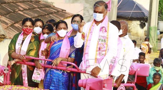 harish rao fires on congress and bjp leaders at dubbaaka elections campaign