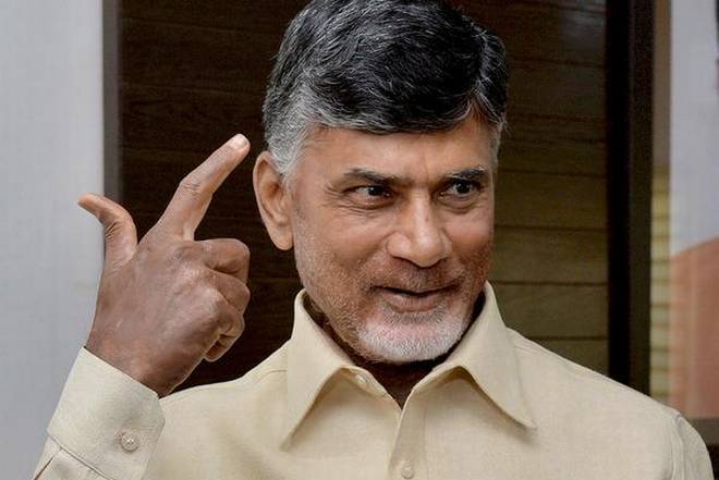 tadepalli gvt officials sent notices to chandrababu to vacate lingamaneni guest house