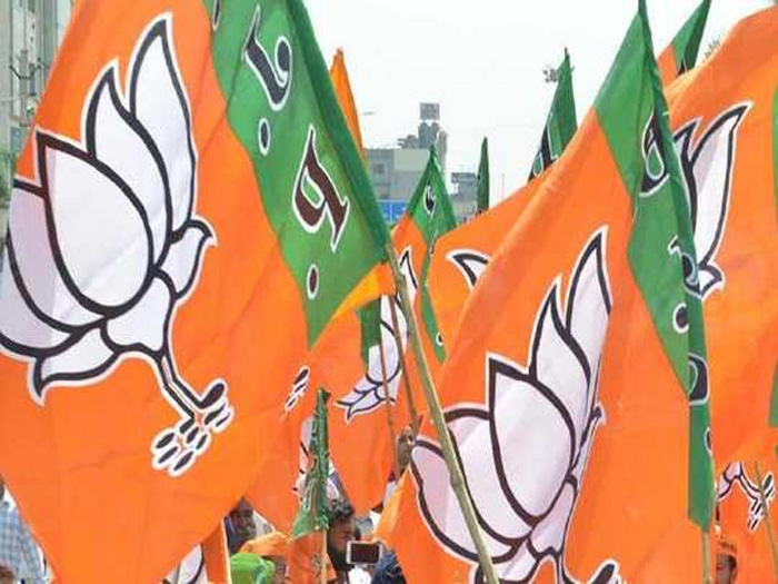 karimnagar bjp president suspended from party for cheating woman