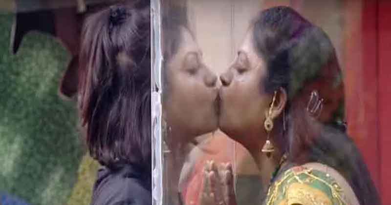Bigg Boss 4 Telugu Akhil Mother Focus On Harika Than Monal