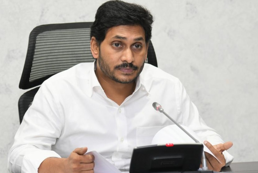 ys jagan not hapy with those ministers work