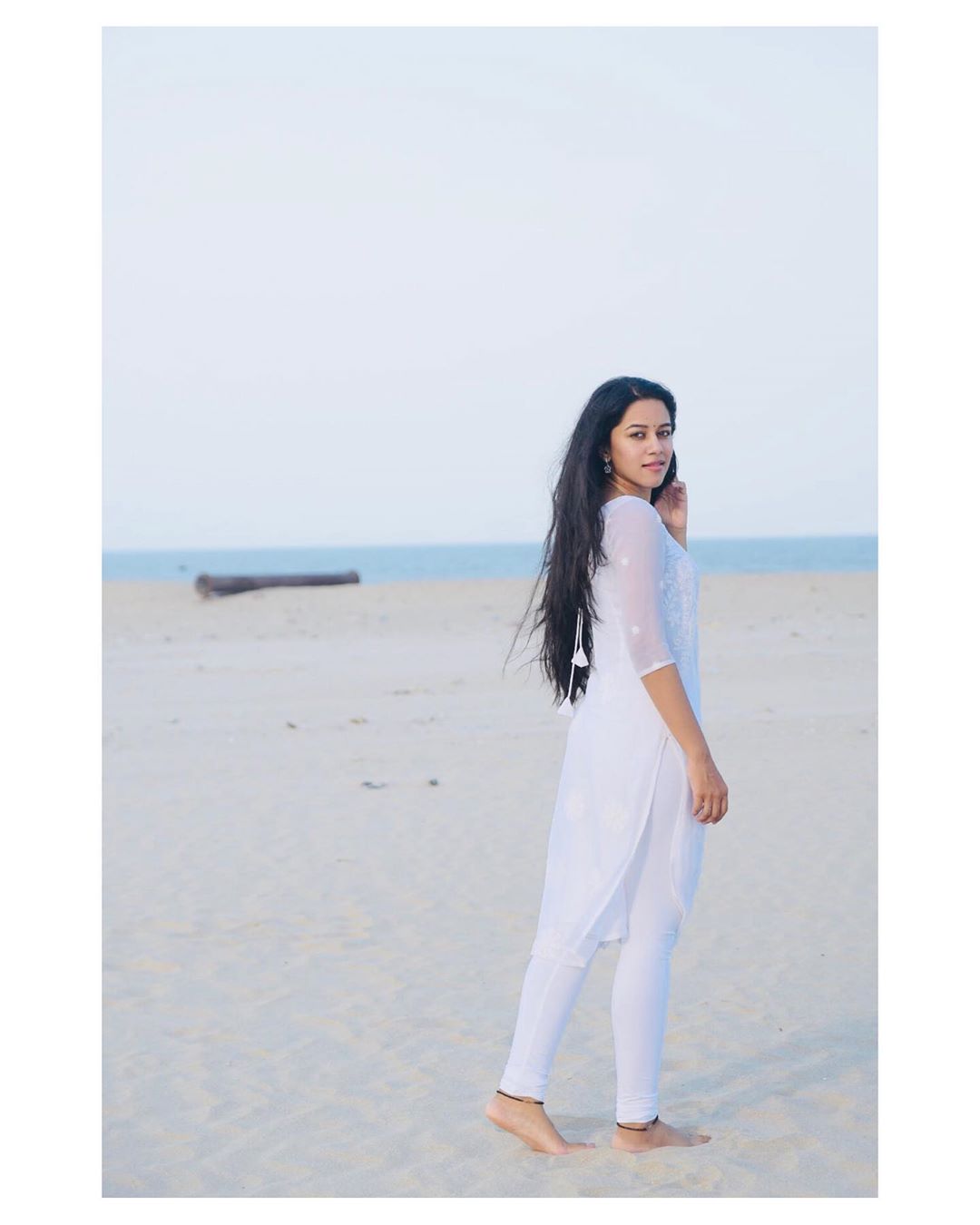 Mirnalini Ravi White Dress Photos