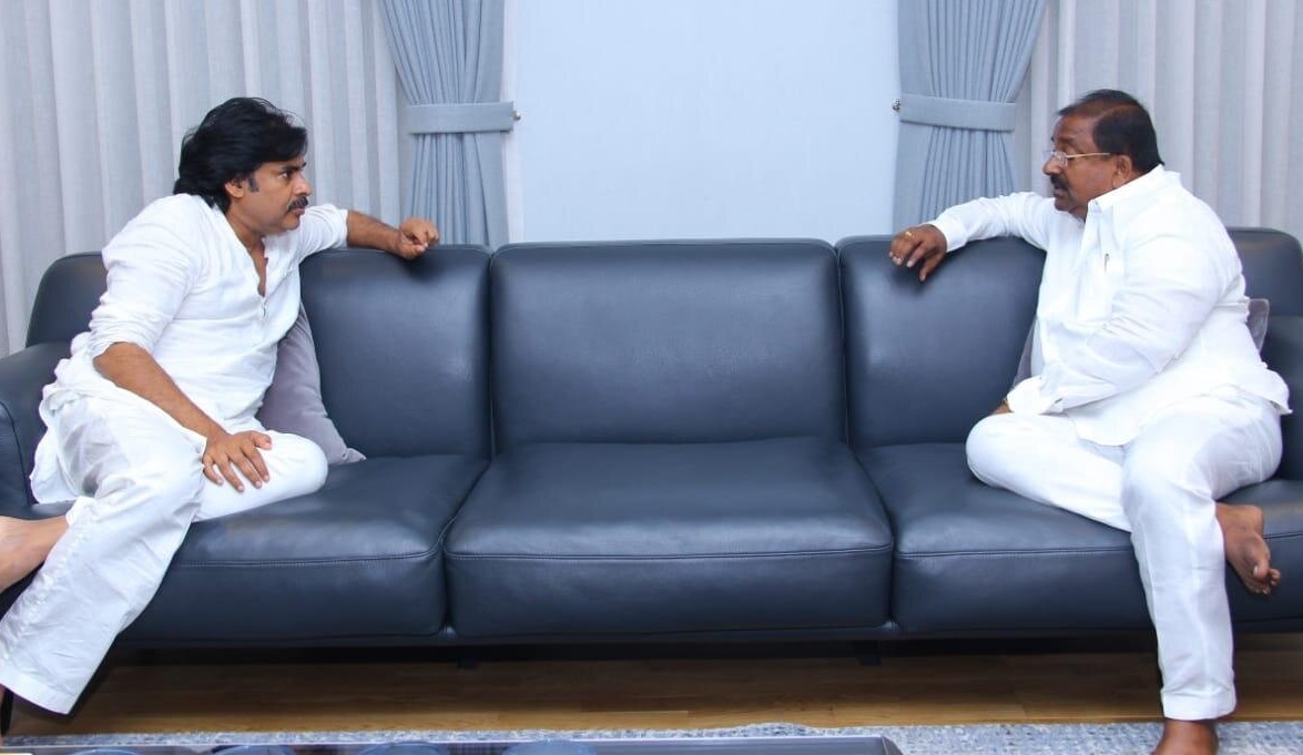 JanaSena Chief Sri Pawan Kalyan Meeting with BJP State President Sri Somu Veerraju