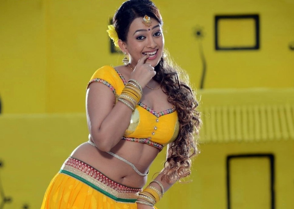Actress Ester to play another bold role in upcomming movie heroine