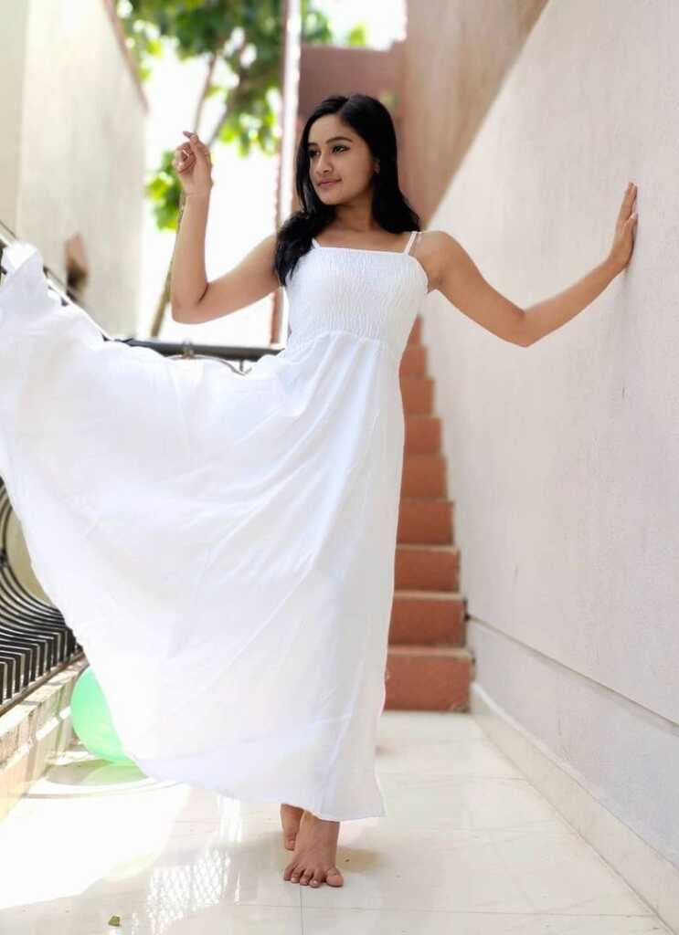 Raveena Daha White Dress Images