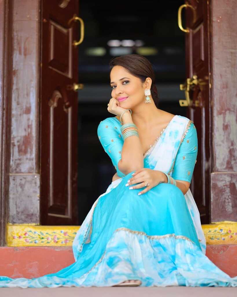 Anasuya Bharadwaj Beautiful Blue Saree Pics