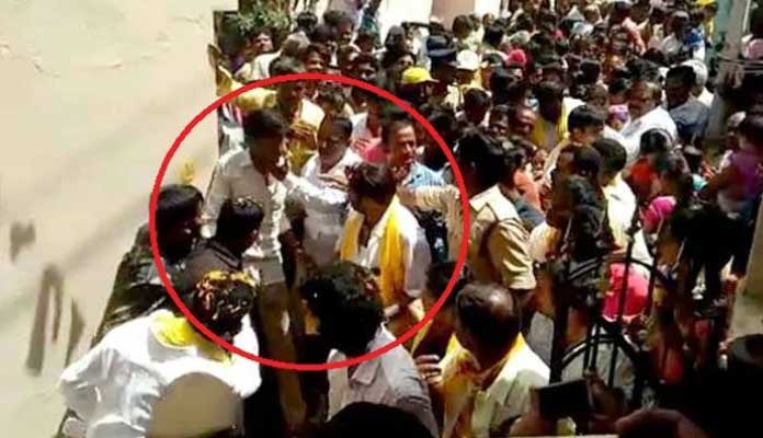 balakrishna-slaps-his-fans-during-municipality-election-campaign