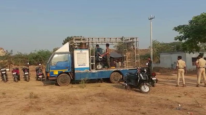 శివరాత్రి రోజు హైదరాబాద్‌ శివారులో రేవ్ పార్టీ.. 90 మంది అరెస్ట్ !