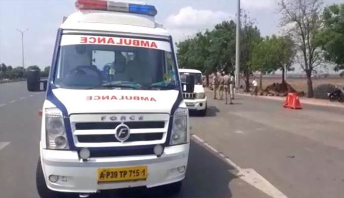 Ambulances Again Stopped at AP - Telangana Border
