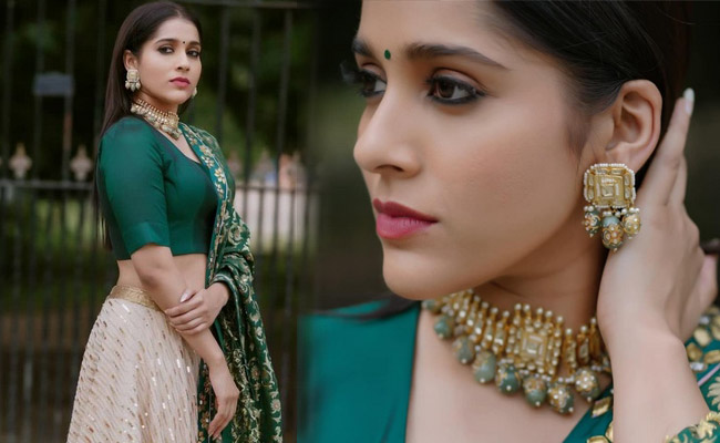 Rashmi Gautam Looking Beautiful in a Green Dress