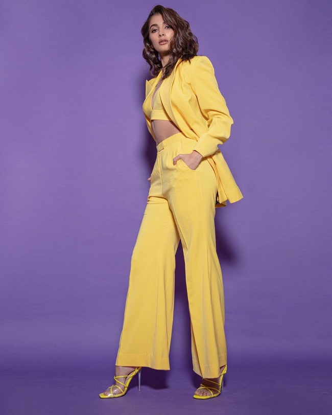 Pooja Hegde Stunning Looks In Yellow Outfit 11 | Telugu Rajyam