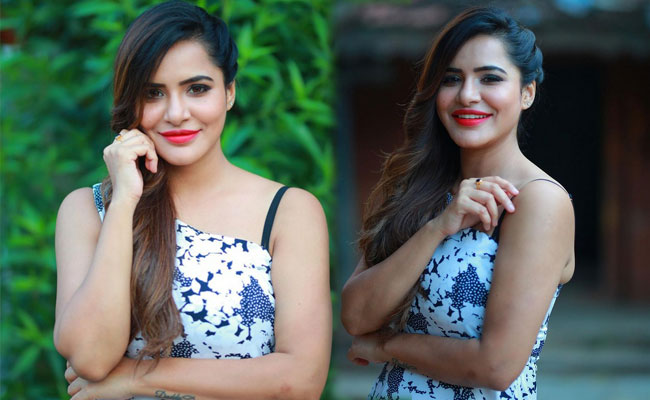 Ashu Reddy Amazing Looks in Her New pics
