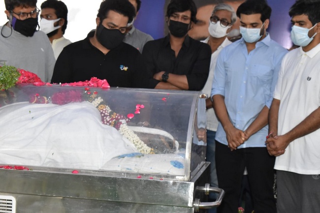 Celebs Condolences To Sirivennela Sitaramasaastry 12 | Telugu Rajyam