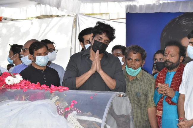 Celebs Condolences To Sirivennela Sitaramasaastry 25 | Telugu Rajyam