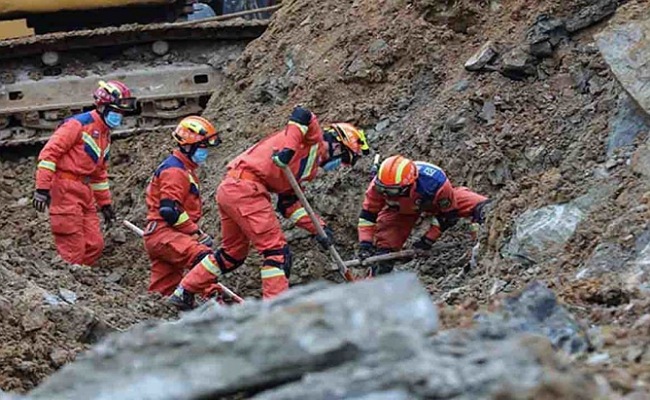 China Land Slides: చైనాలో విరిగిపడ్డ కొండ చరియలు..14 మంది మృత్యువాత..!