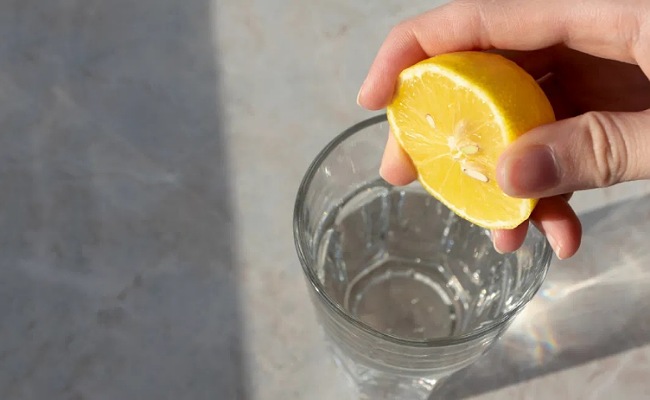 Side Effects Of Lemon Water: ప్రతిరోజు ఉదయం నిమ్మరసం తాగుతున్నారా… ఈ సమస్యలు మిమ్మల్ని వెంటాడినట్లే!