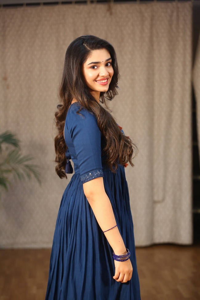 Krithi Shetty 11 4 | Telugu Rajyam