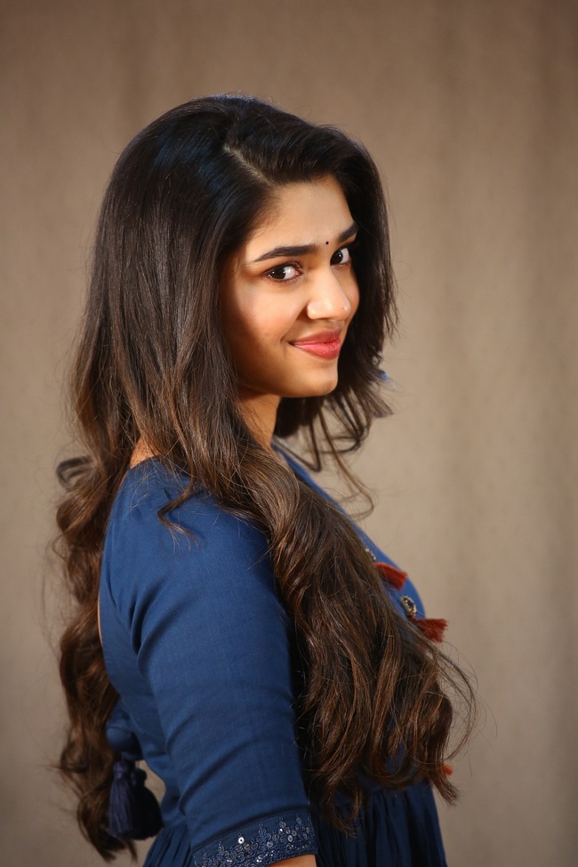Krithi Shetty 12 3 | Telugu Rajyam