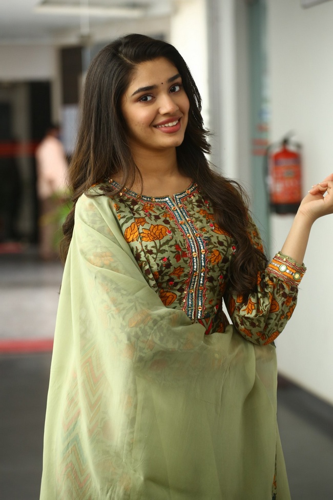 Krithi Shetty 4 5 | Telugu Rajyam