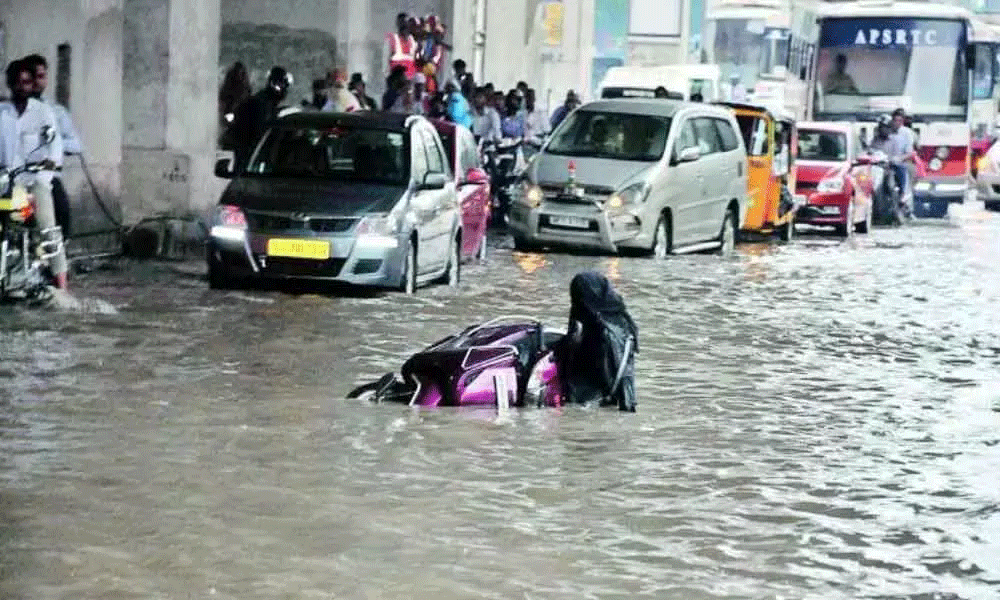 Heavy Rain : హైద్రాబాద్ మునిగింది కేటీయార్ సారూ.! వైసీపీ ట్రోలింగ్.!