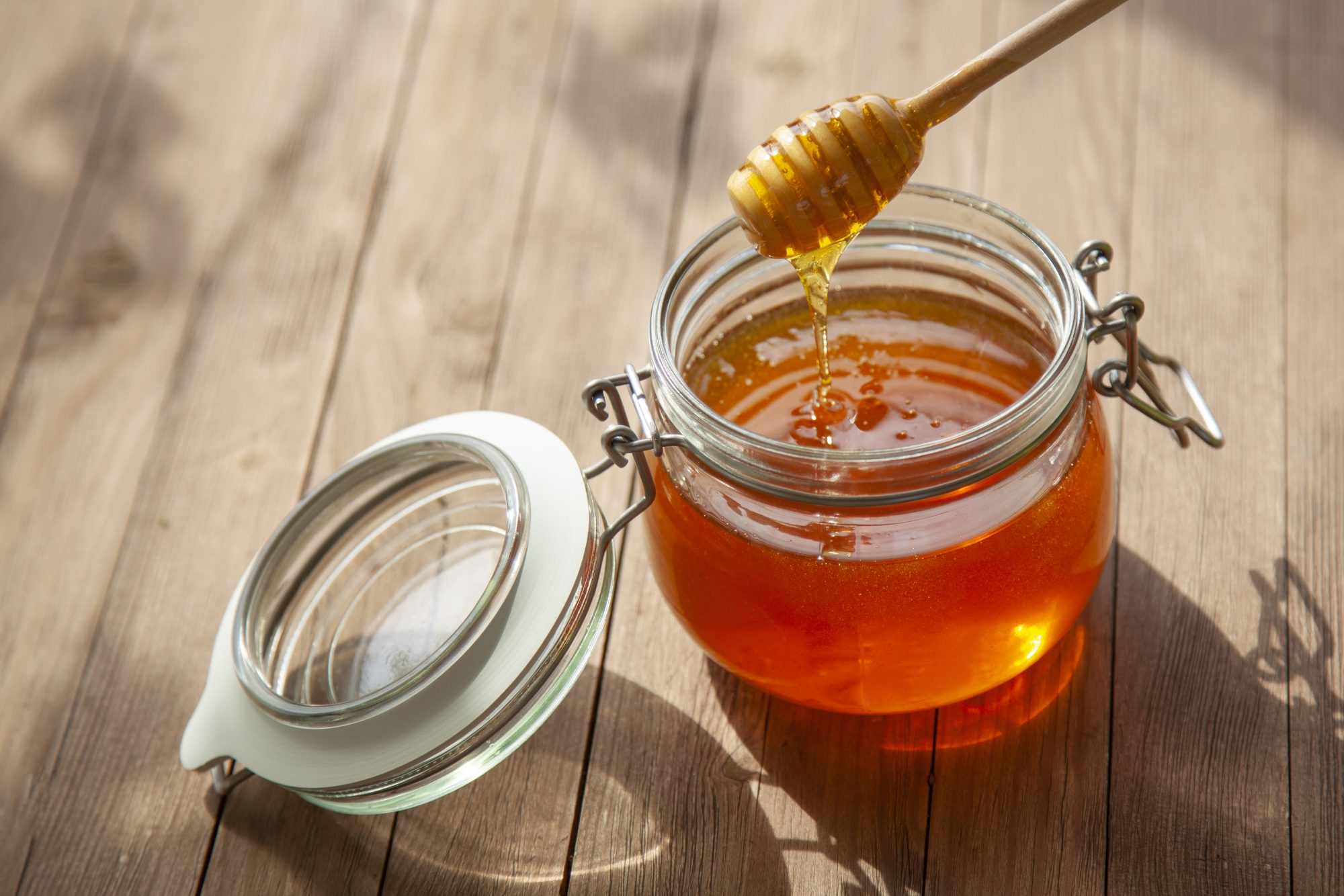 jar-of-honey-getty-0322-2000