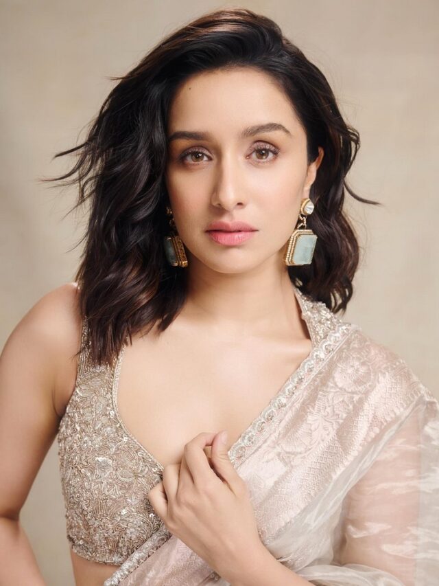 Shraddha Kapoor Scintillating Looks in Saree